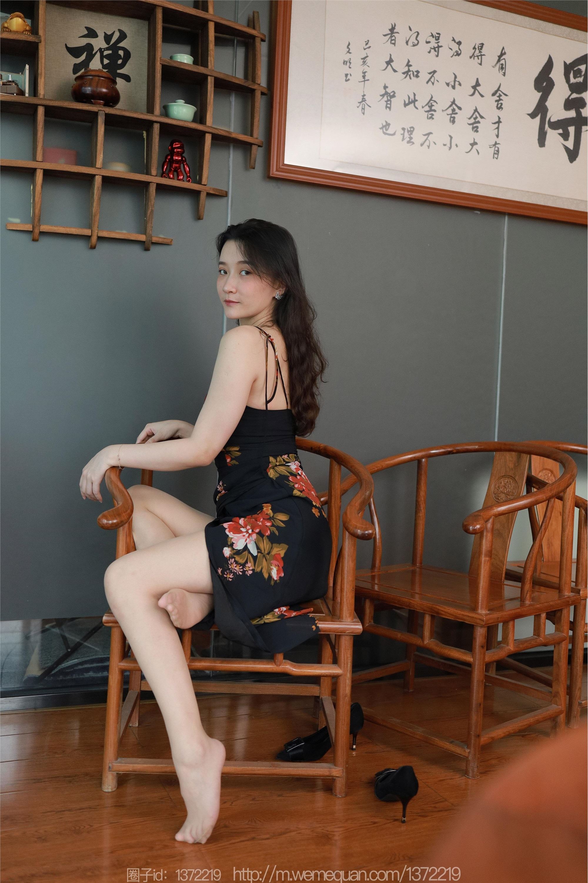 IESS异思趣向  2023.04.14 丝享家 1421 秋秋《花裙女人》